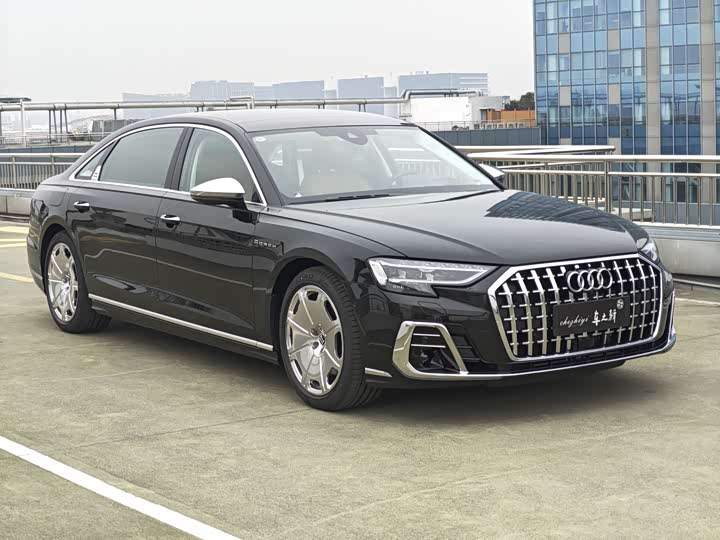 Фото 3 - Audi A8