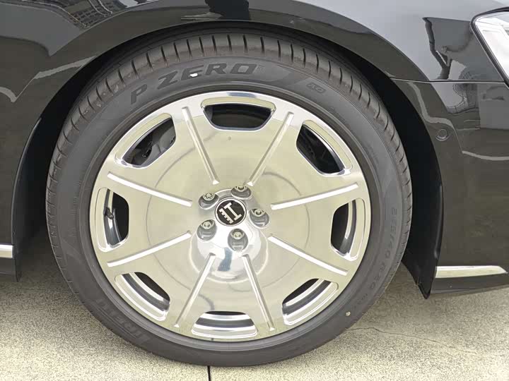 Фото 4 - Audi A8