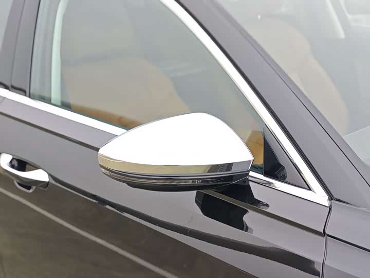 Фото 6 - Audi A8