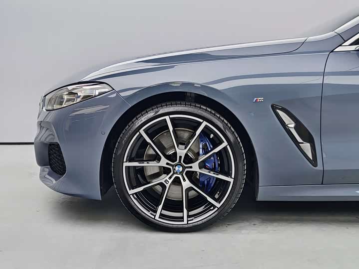 Photo 7 - BMW 8 Series