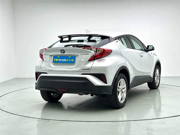 Фото 6 - Toyota C-HR