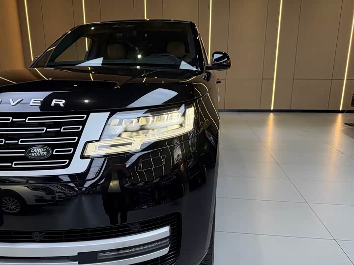 Photo 4 - Land Rover Range Rover