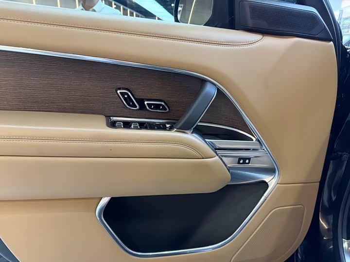 Photo 6 - Land Rover Range Rover