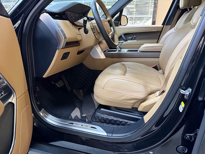 Photo 7 - Land Rover Range Rover