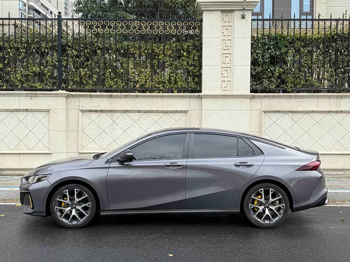 Фото 3 - GAC Trumpchi Empow R