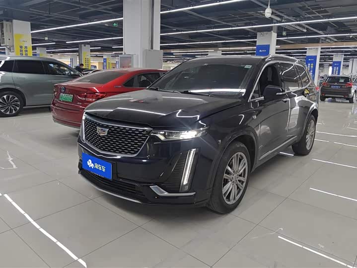 Фото 1 - Cadillac XT6