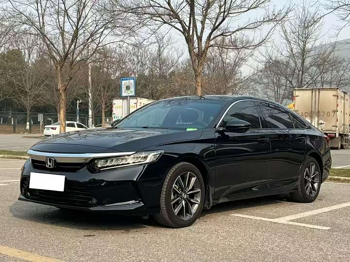 Фото 1 - Honda Inspire