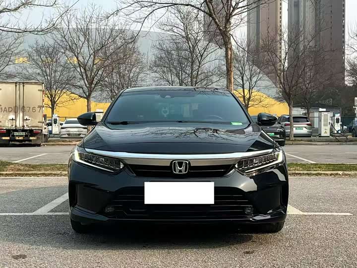 Фото 2 - Honda Inspire