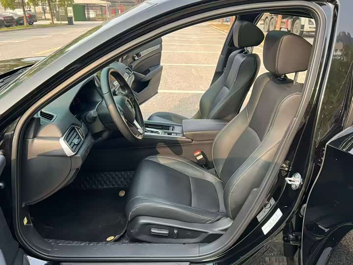 Фото 4 - Honda Inspire