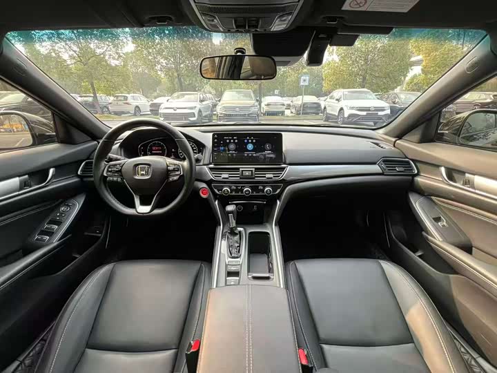 Фото 5 - Honda Inspire