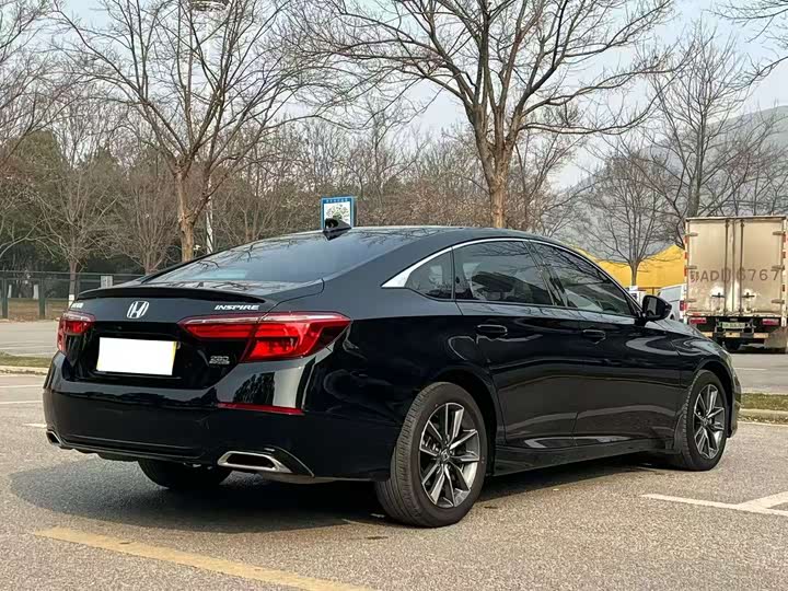 Фото 7 - Honda Inspire