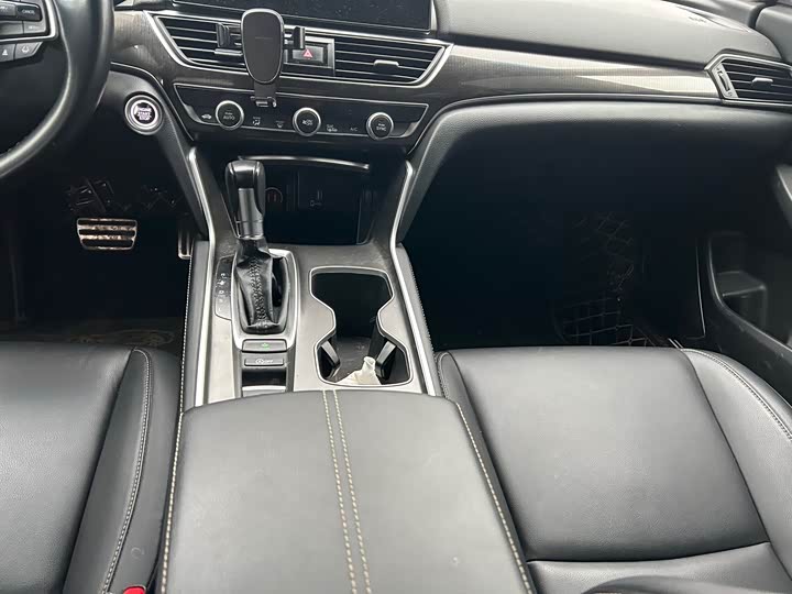 Фото 5 - Honda Accord