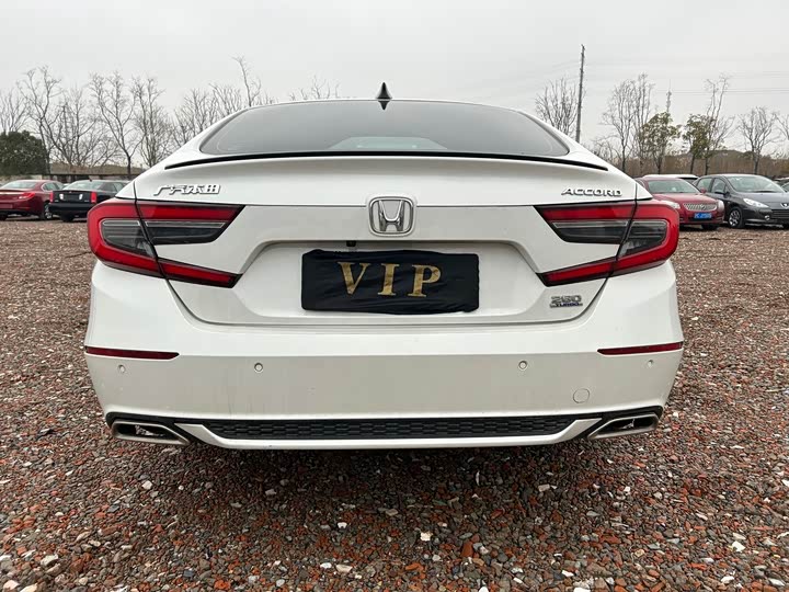 Фото 8 - Honda Accord