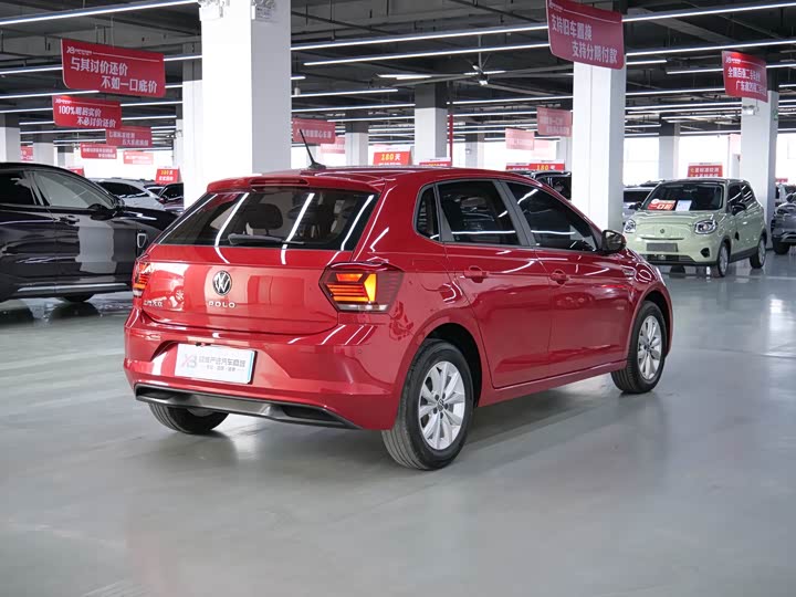 Фото 7 - Volkswagen Polo