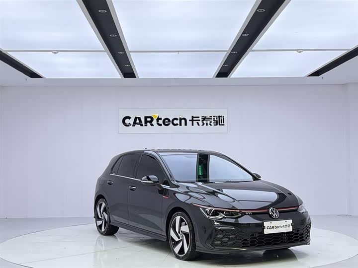 Photo 7 - Volkswagen Golf GTI