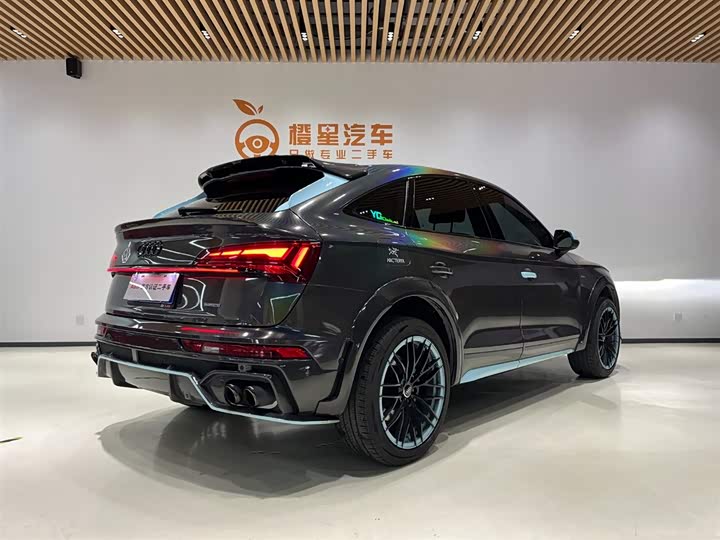 Photo 4 - Audi Q5L Sportback