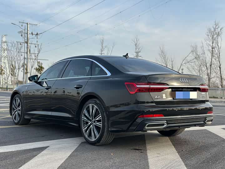 Фото 8 - Audi A6L