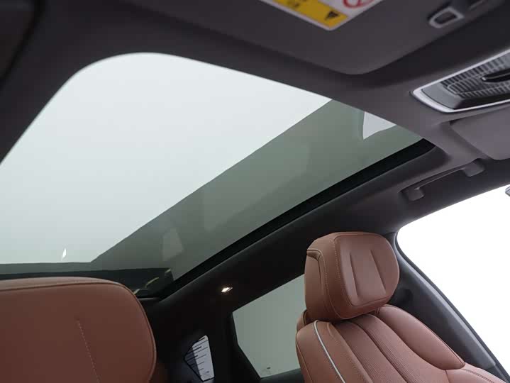 Photo 4 - Cadillac Optiq