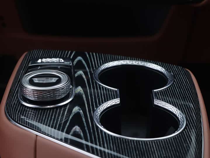 Photo 8 - Cadillac Optiq