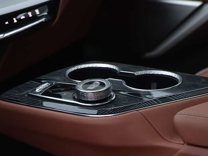 Photo 9 - Cadillac Optiq