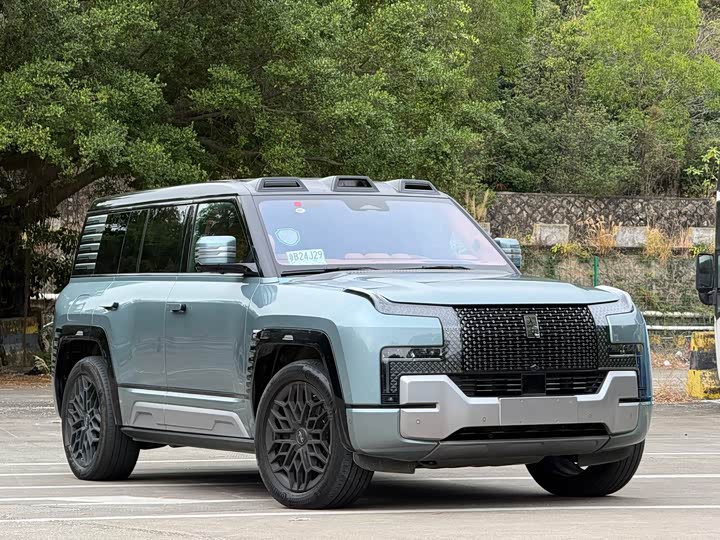 Фото 3 - BYD Yangwang U8