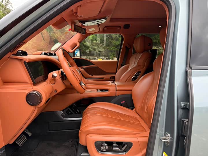 Фото 7 - BYD Yangwang U8