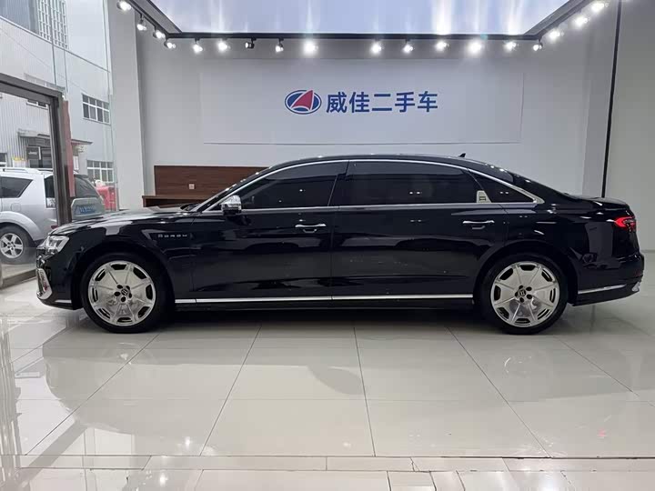 Фото 4 - Audi A8