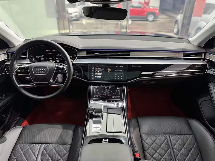 Фото 9 - Audi A8