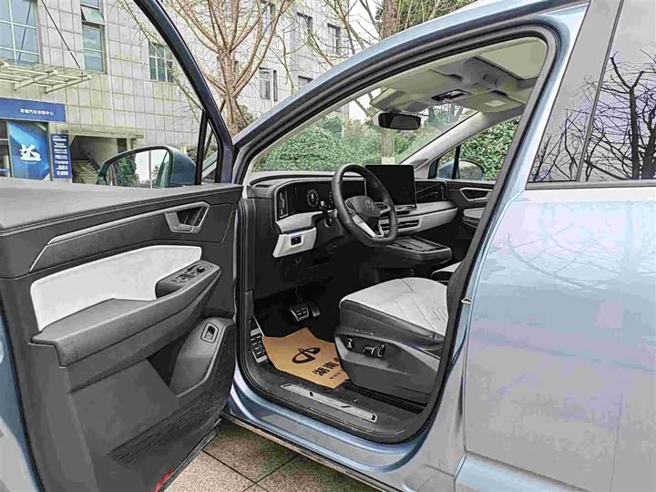 Фото 8 - Volkswagen Talagon