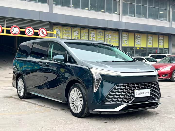 Photo 3 - Buick GL8 Century