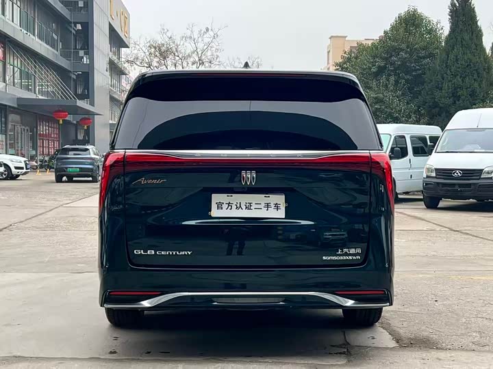 Photo 8 - Buick GL8 Century