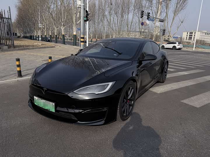 Фото 1 - Tesla Model S