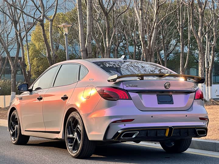 Фото 8 - MG Motor 6