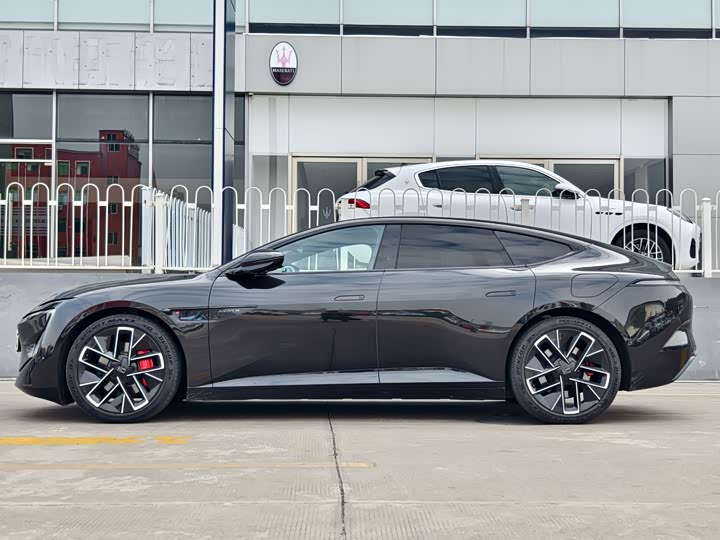 Фото 3 - Avatr 12