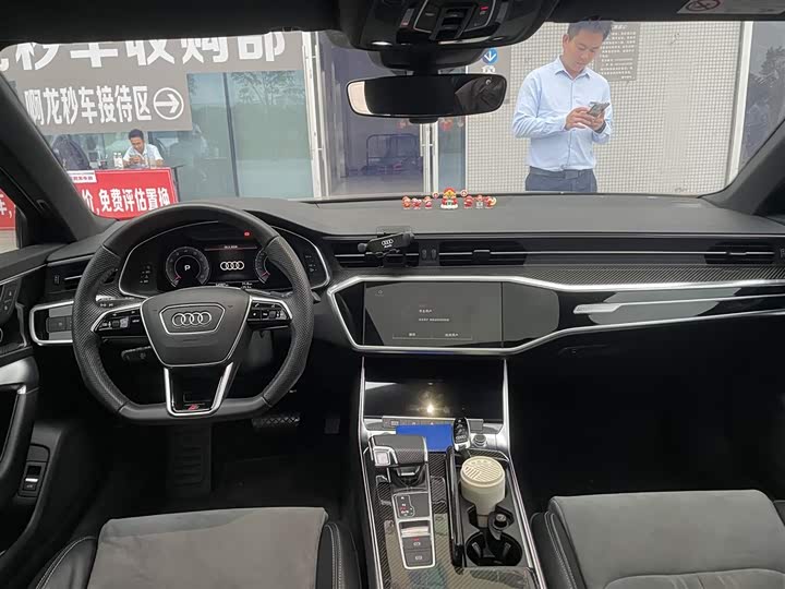 Фото 5 - Audi A6L