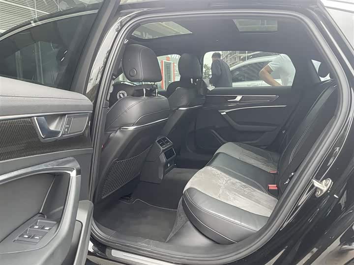 Фото 6 - Audi A6L