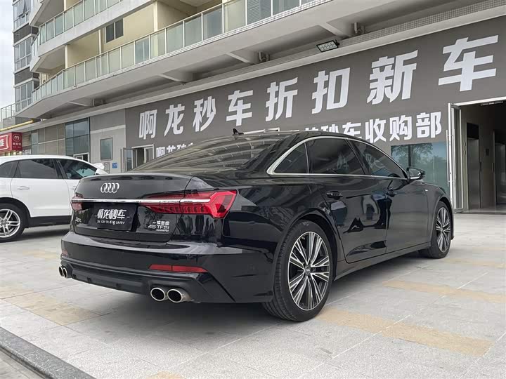 Фото 9 - Audi A6L