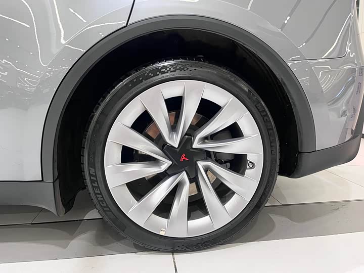Фото 5 - Tesla Model Y