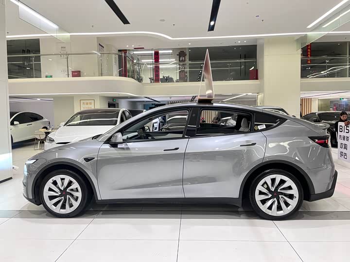 Фото 6 - Tesla Model Y