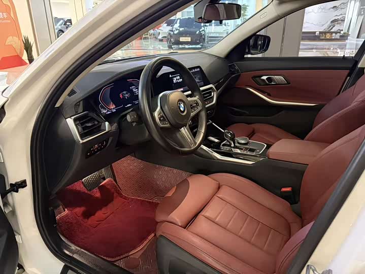 Photo 3 - BMW 3 Series