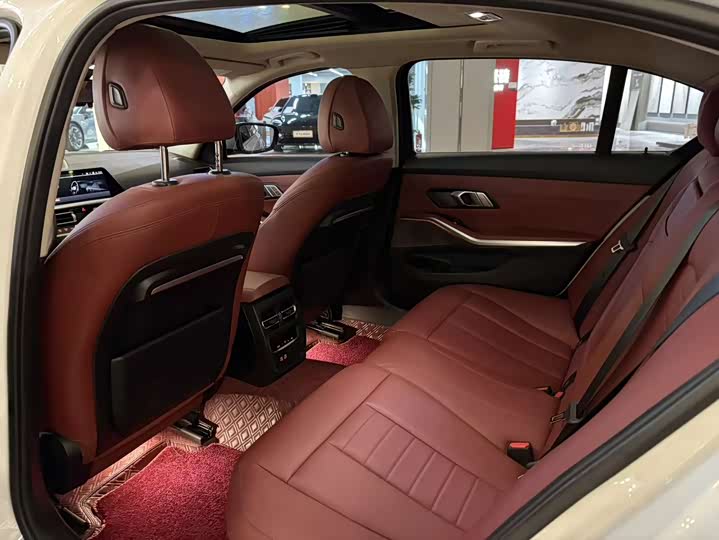 Photo 5 - BMW 3 Series