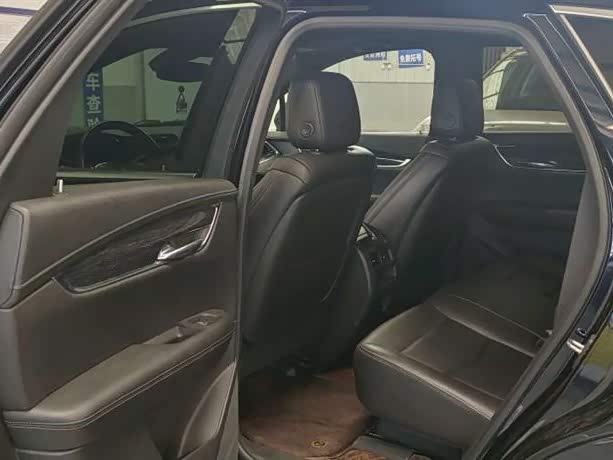 Фото 7 - Cadillac XT5