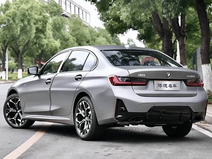 Photo 4 - BMW 3 Series