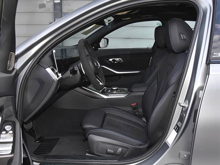 Photo 8 - BMW 3 Series