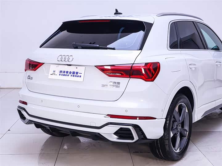 Фото 8 - Audi Q3