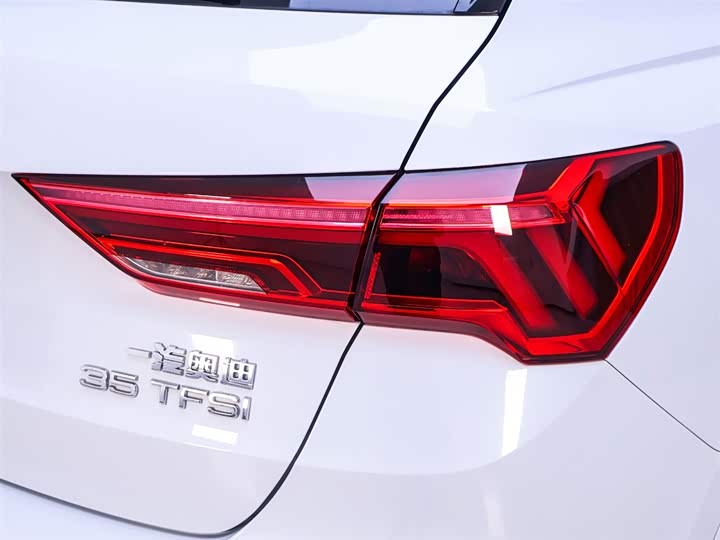 Фото 9 - Audi Q3