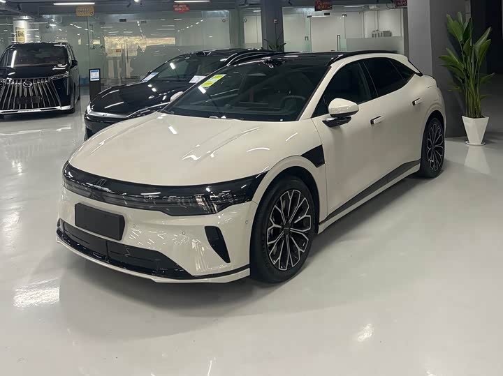 Фото 1 - Zeekr 007 GT