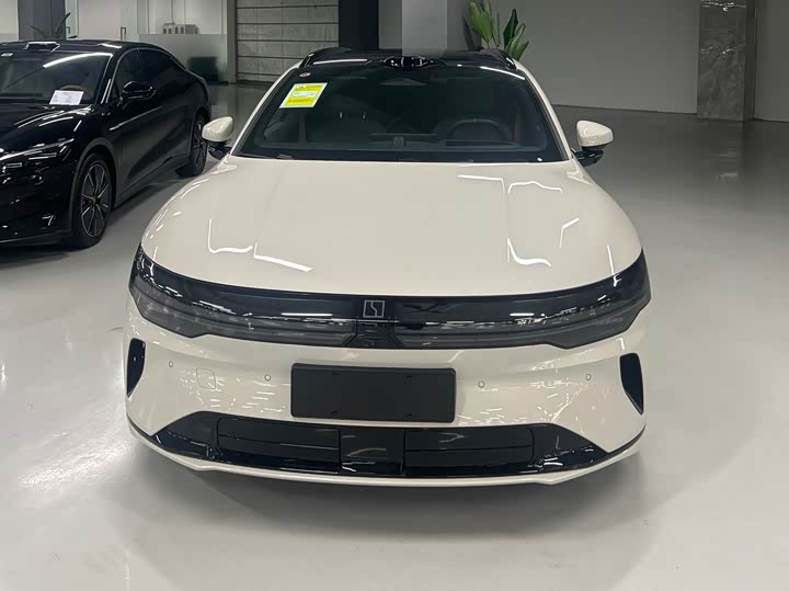 Фото 2 - Zeekr 007 GT