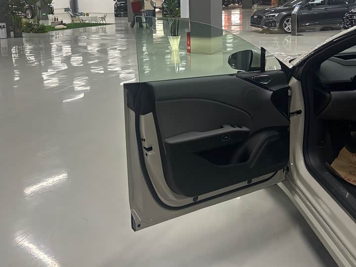 Фото 8 - Zeekr 007 GT