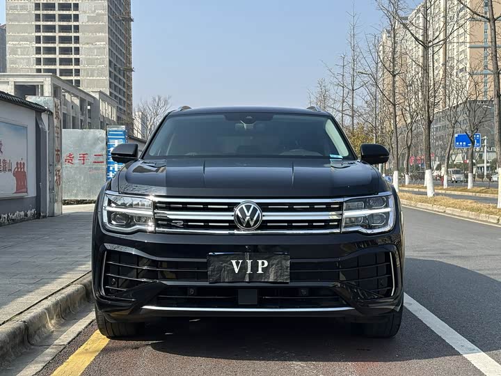 Photo 2 - Volkswagen Teramont Pro